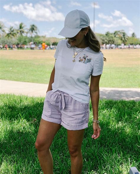 Hà Nội. . Soccer mom outfit 2022